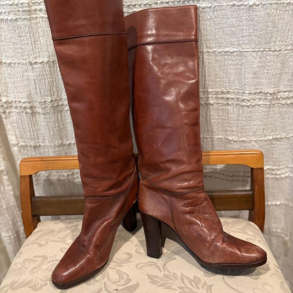 Beautiful vintage brown leather knee high riding boots Size 8